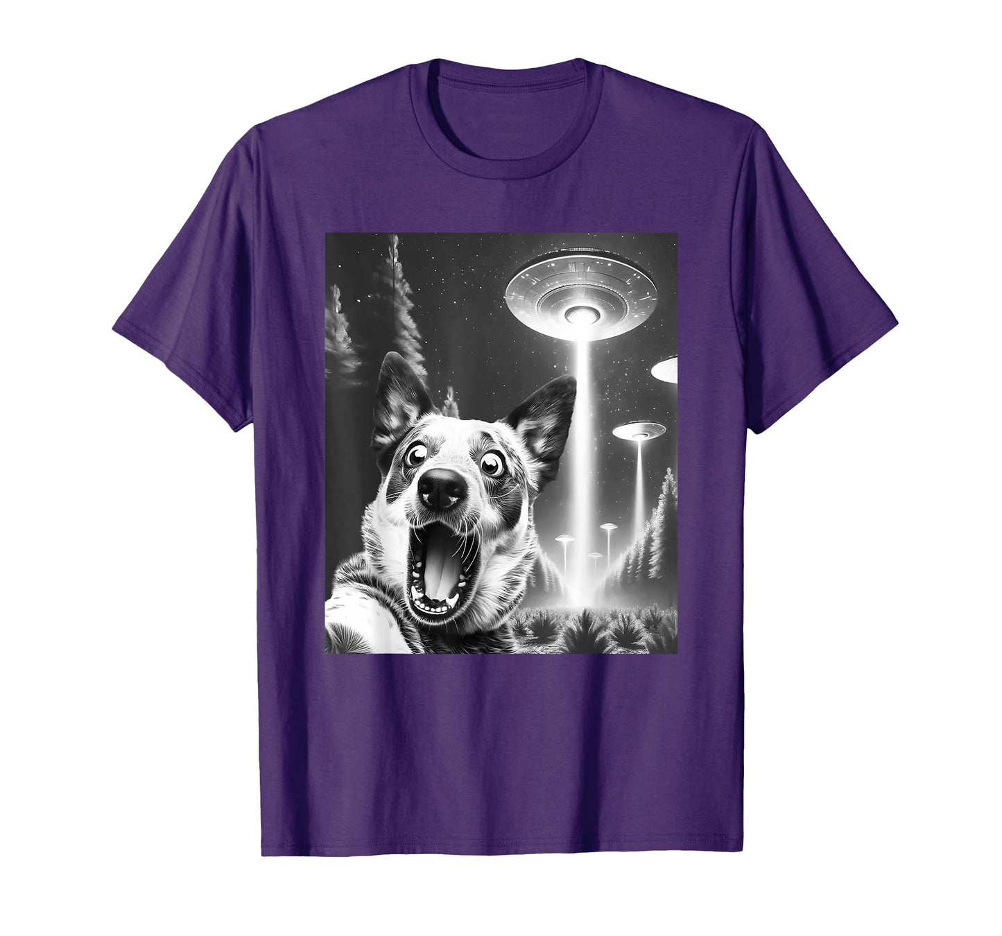 Funny Blue Heeler Alien UFO Taking a Selfie Dog Mom Dad T-Shirt