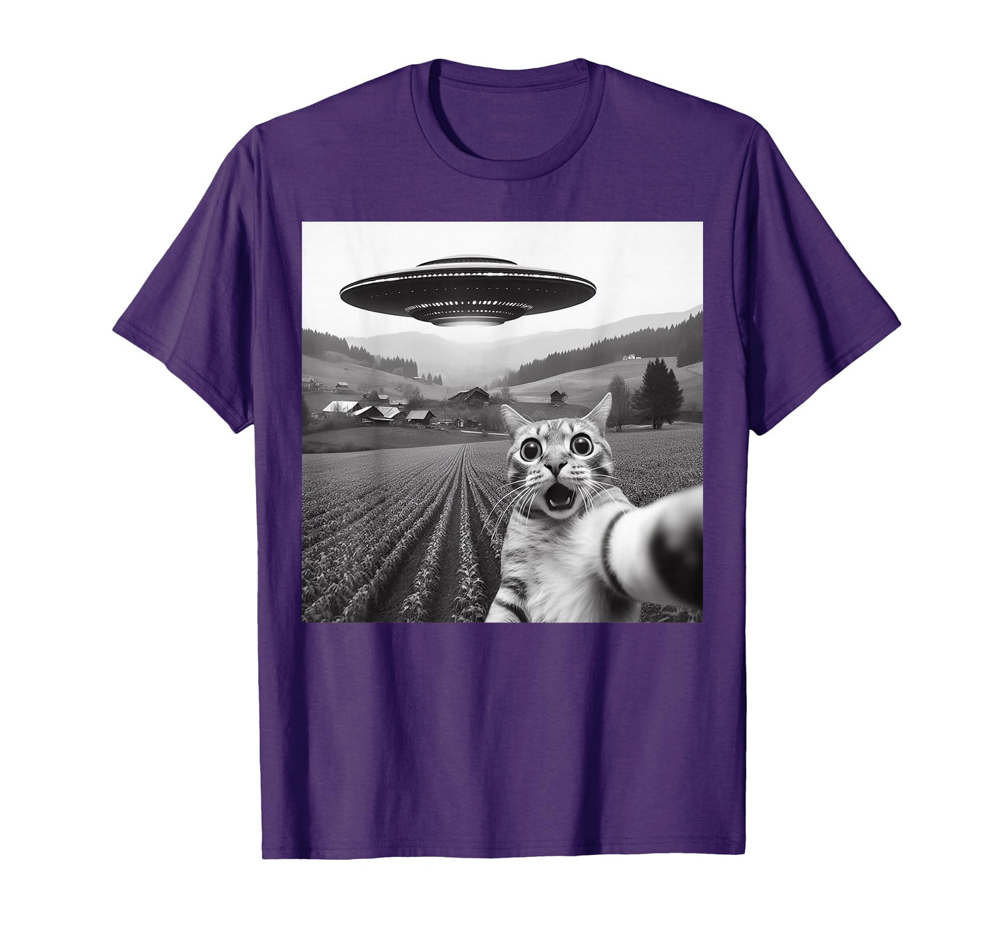 Cat Selfie With Alien UFO Funny Cat Gifts For Men Women Kid T-Shirt
