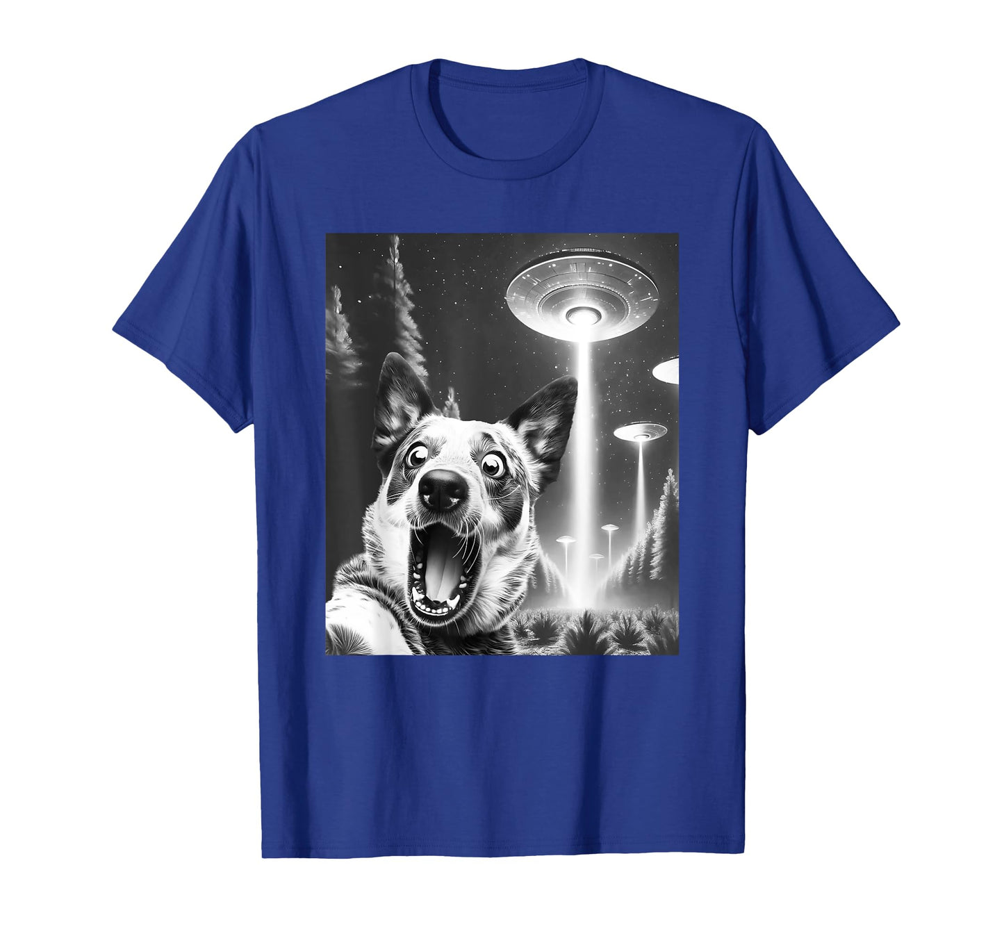 Funny Blue Heeler Alien UFO Taking a Selfie Dog Mom Dad T-Shirt