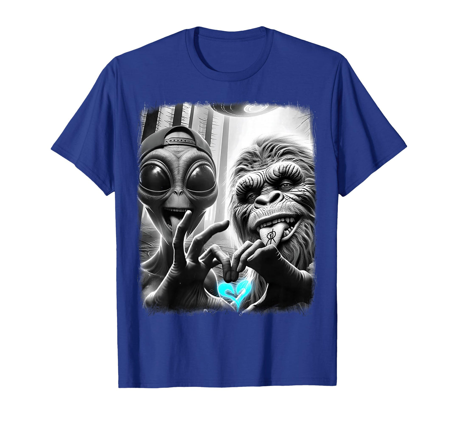 Bigfoot Sasquatch Alien Lovefest Love Hand Sign 0LTD4V T-Shirt