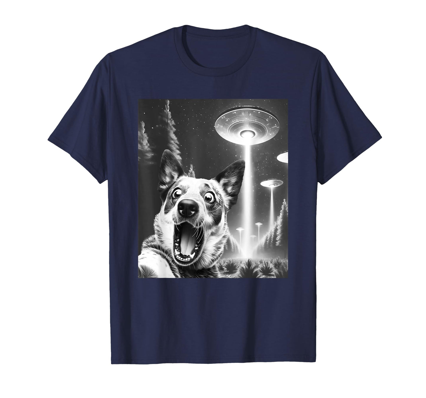 Funny Blue Heeler Alien UFO Taking a Selfie Dog Mom Dad T-Shirt