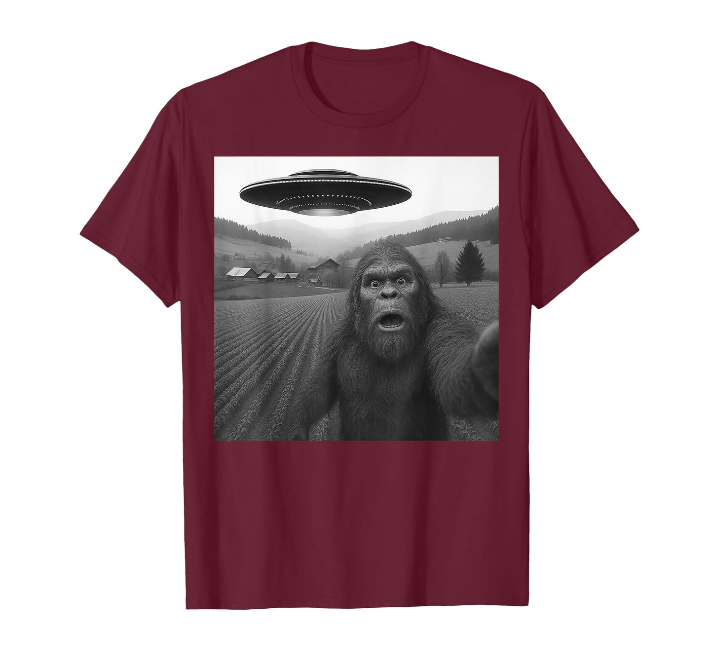 Bigfoot Selfie with Alien UFO Funny Gifts for Men Women Kid T-Shirt
