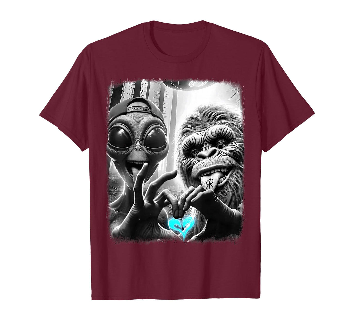 Bigfoot Sasquatch Alien Lovefest Love Hand Sign 0LTD4V T-Shirt