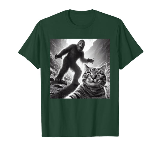 Funny Surprised Scared Cat Selfie Sasquatch Bigfoot Gift T-Shirt