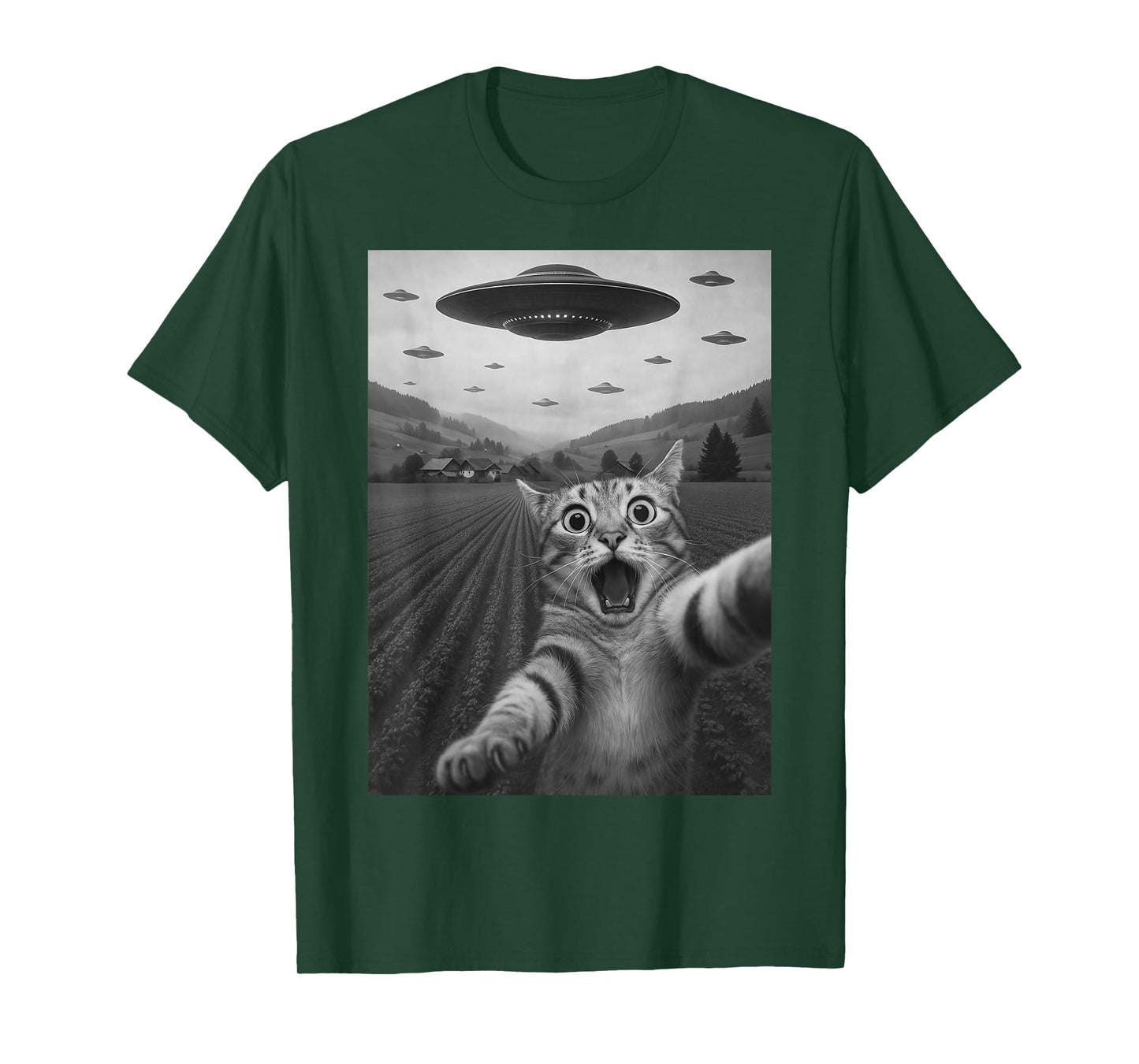 Funny Surprised Scared Cat Selfie with Alien UFO Cat UFO T-Shirt