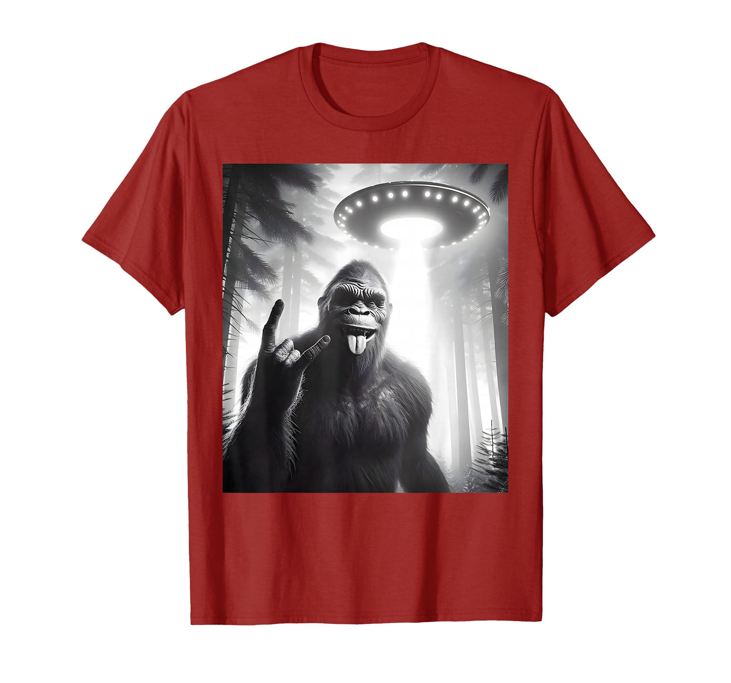 Funny Sasquatch Bigfoot Selfie With UFO Alien Rock Sign T-Shirt