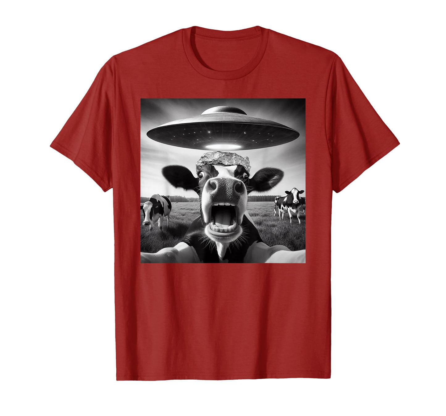 Funny Cow Abduction By UFO Selfie - Hilarious Alien Meme T-Shirt