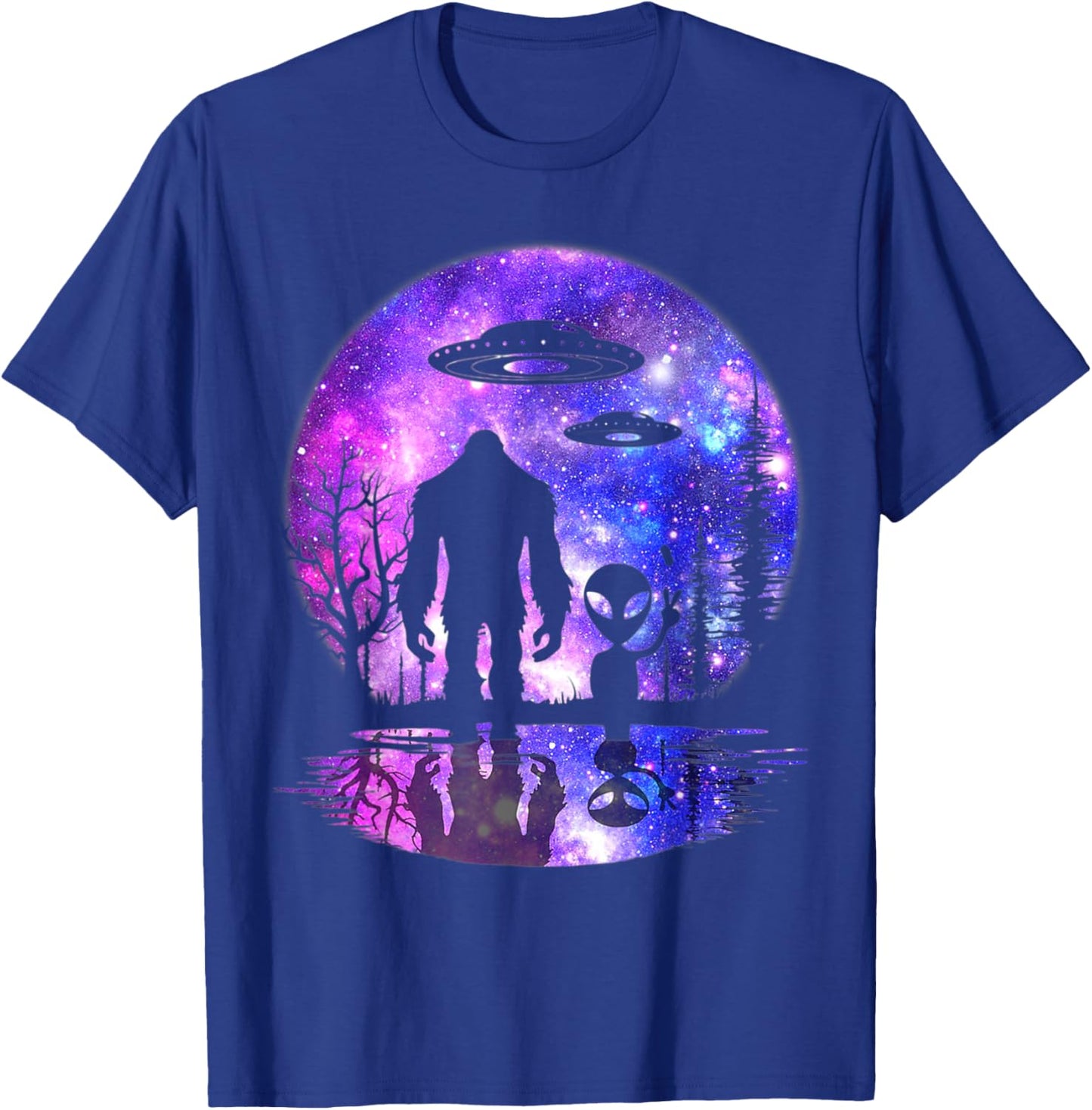 Alien And Bigfoot Full Moon Sasquatch UFO T-Shirt - T-Shirt | Royal
