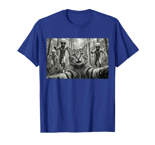 Funny Cat Selfie UFO Alien Abduction Grey Aliens Chasing T-Shirt