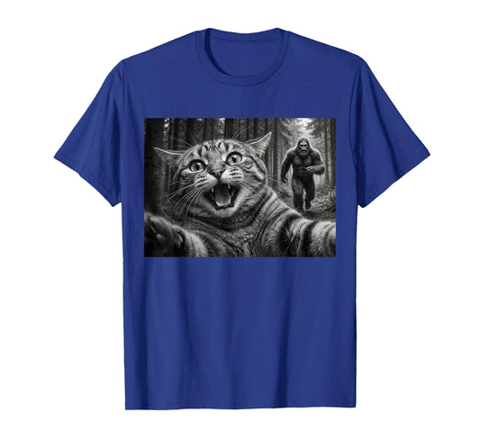 Funny Cat Selfie with Bigfoot Sasquatch Chase in Woods T-Shirt