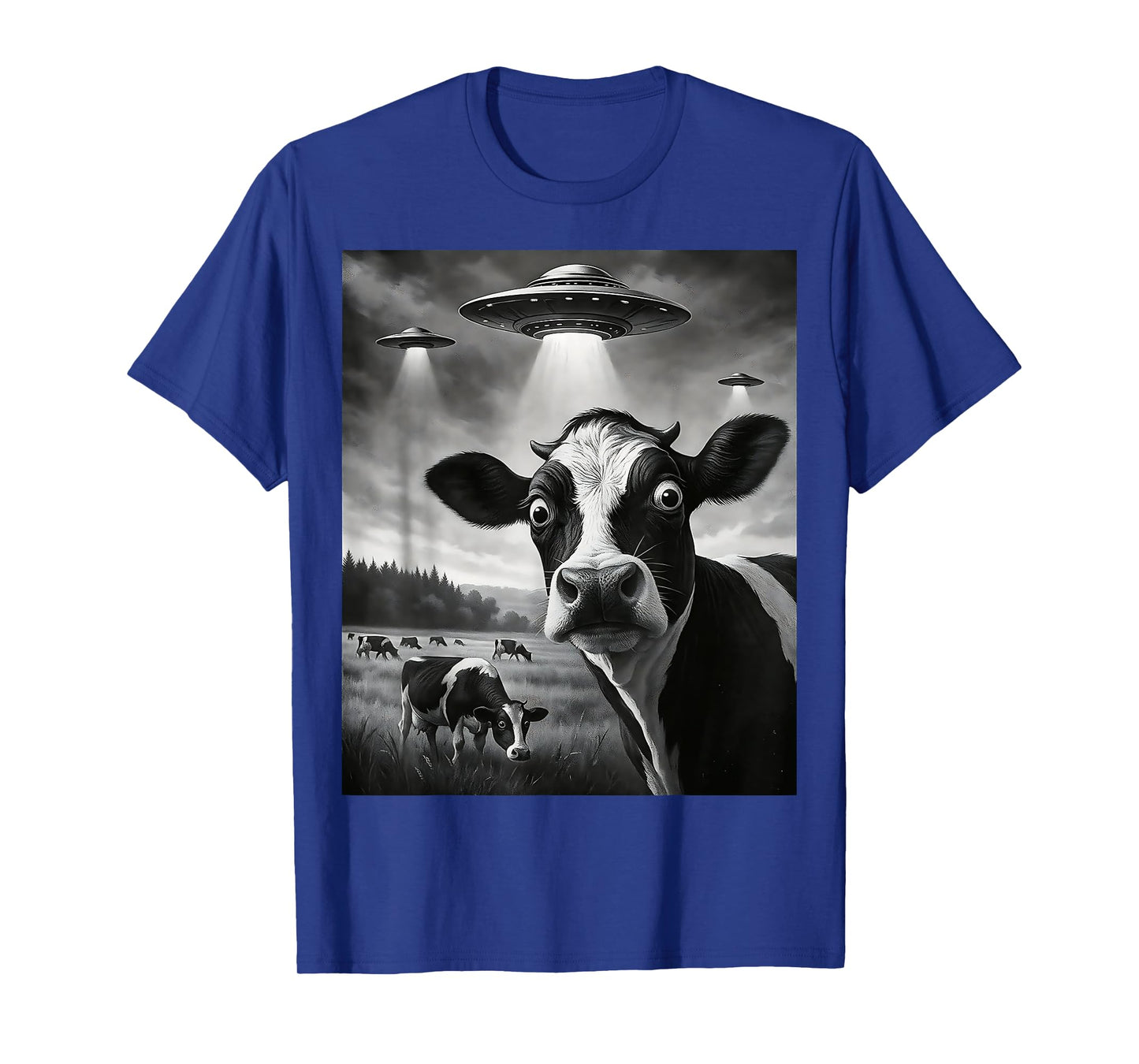 Funny Cow Selfie UFO Alien Humor Vintage Print Art Design T-Shirt