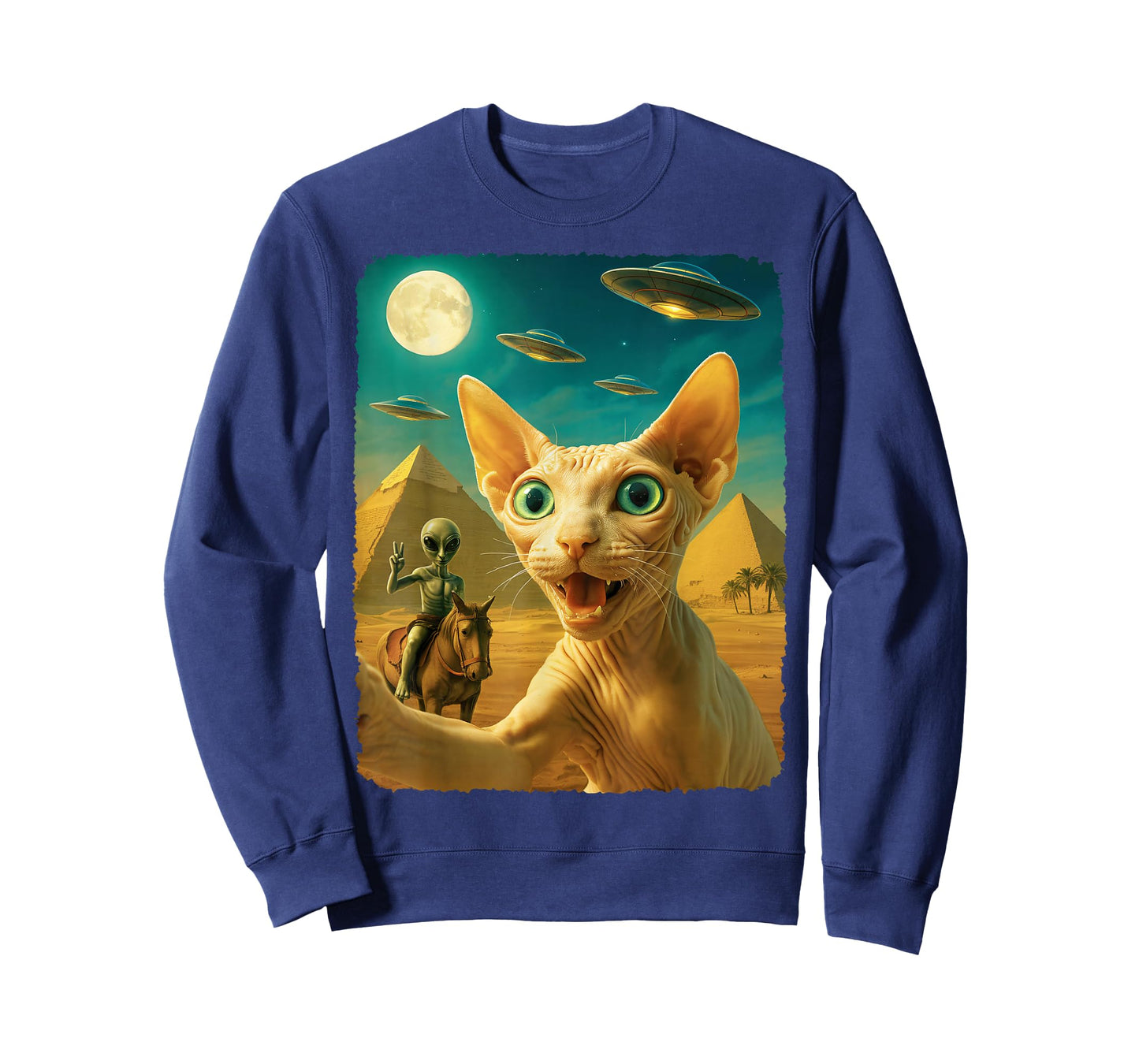 Funny Surprised Cat Selfie with Alien UFOs Pyramid Egypt Art T-Shirt