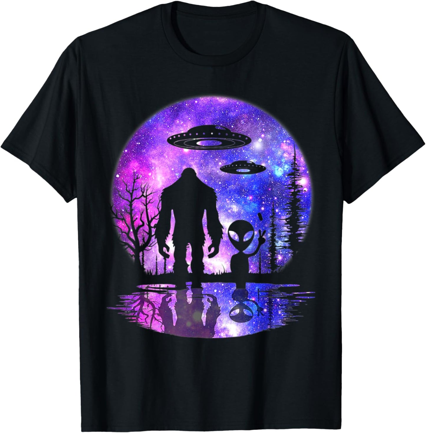 Alien And Bigfoot Full Moon Sasquatch UFO T-Shirt - T-Shirt | Black