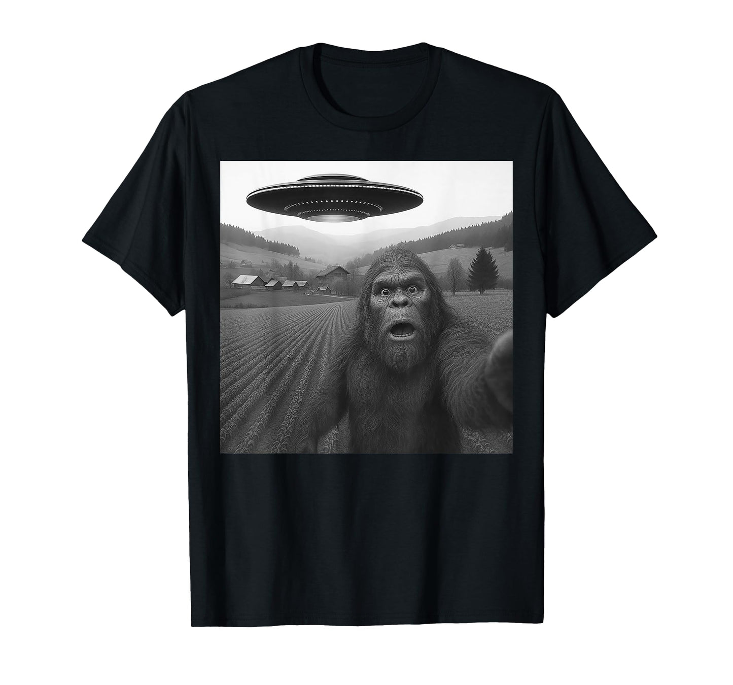 Bigfoot Selfie with Alien UFO Funny Gifts for Men Women Kid T-Shirt